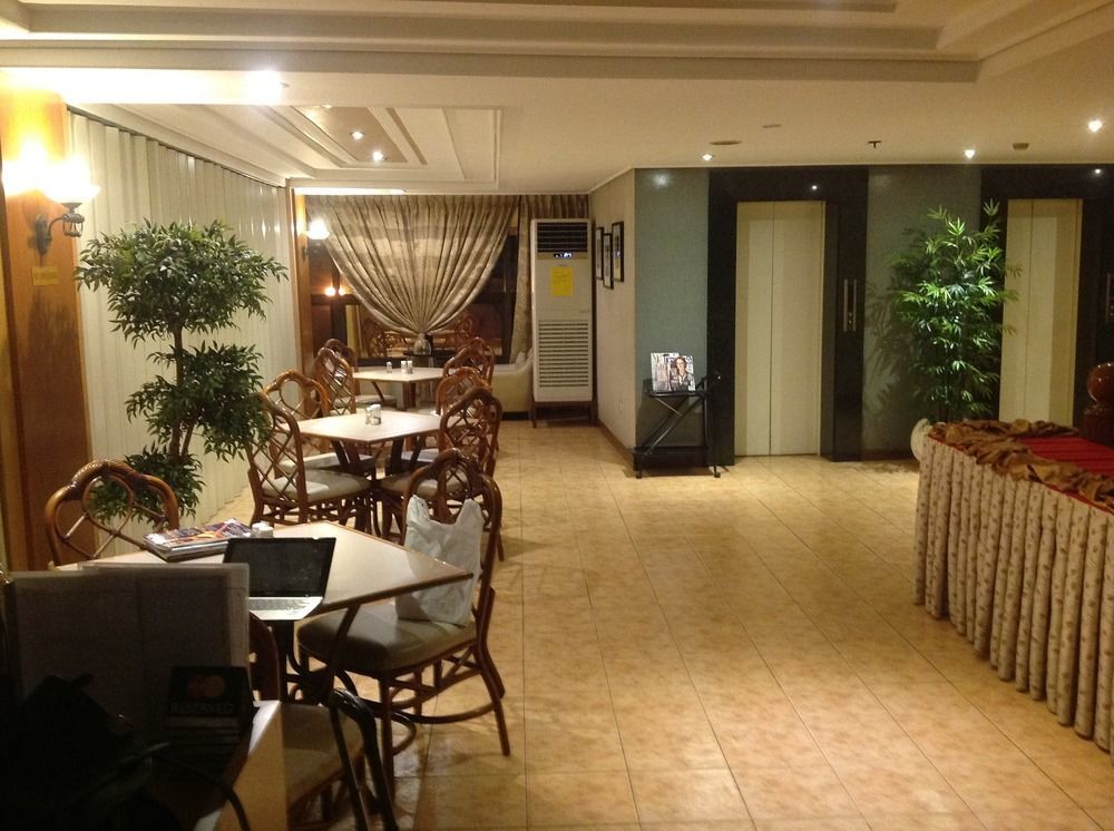 Maxandrea Hotel Кагаян де Оро Екстериор снимка